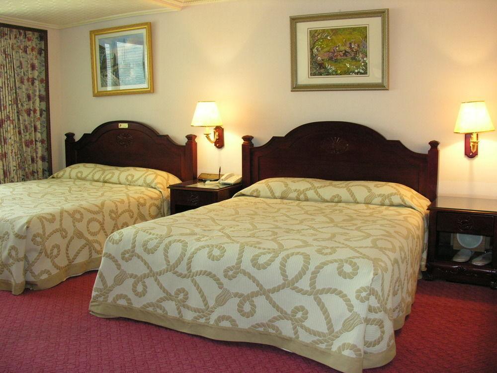 טאינאן Sunrise Hotel מראה חיצוני תמונה