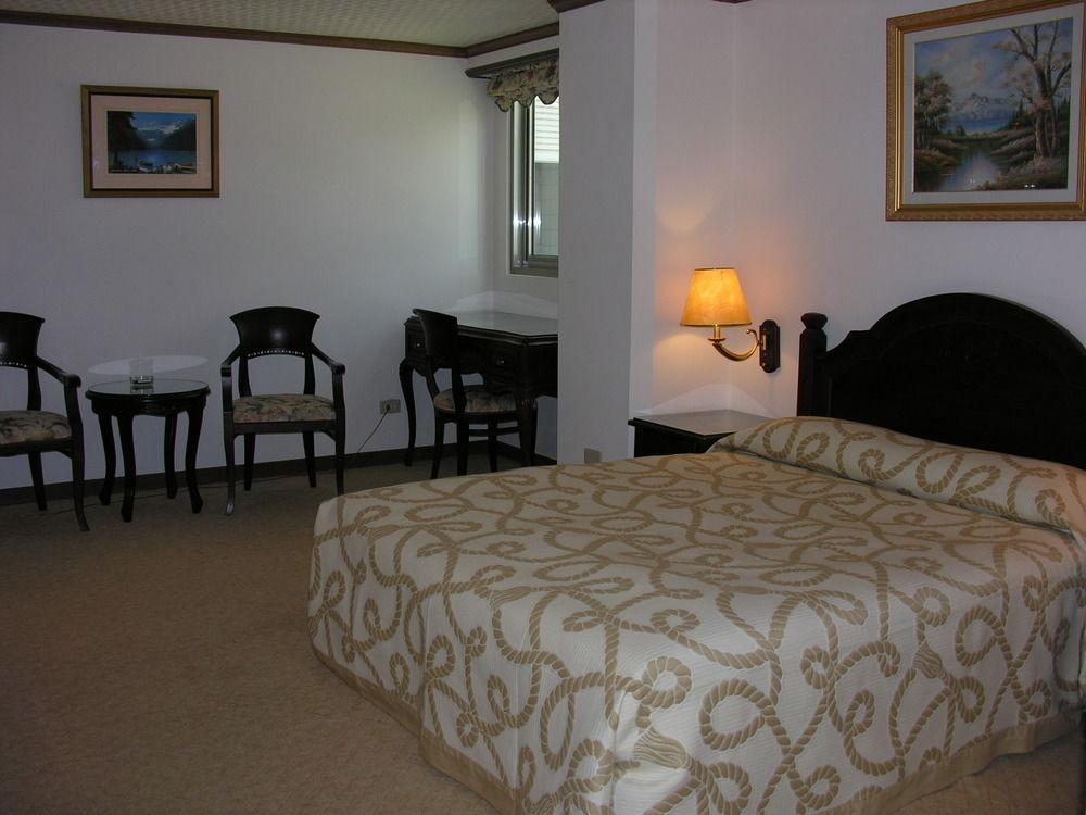 טאינאן Sunrise Hotel מראה חיצוני תמונה