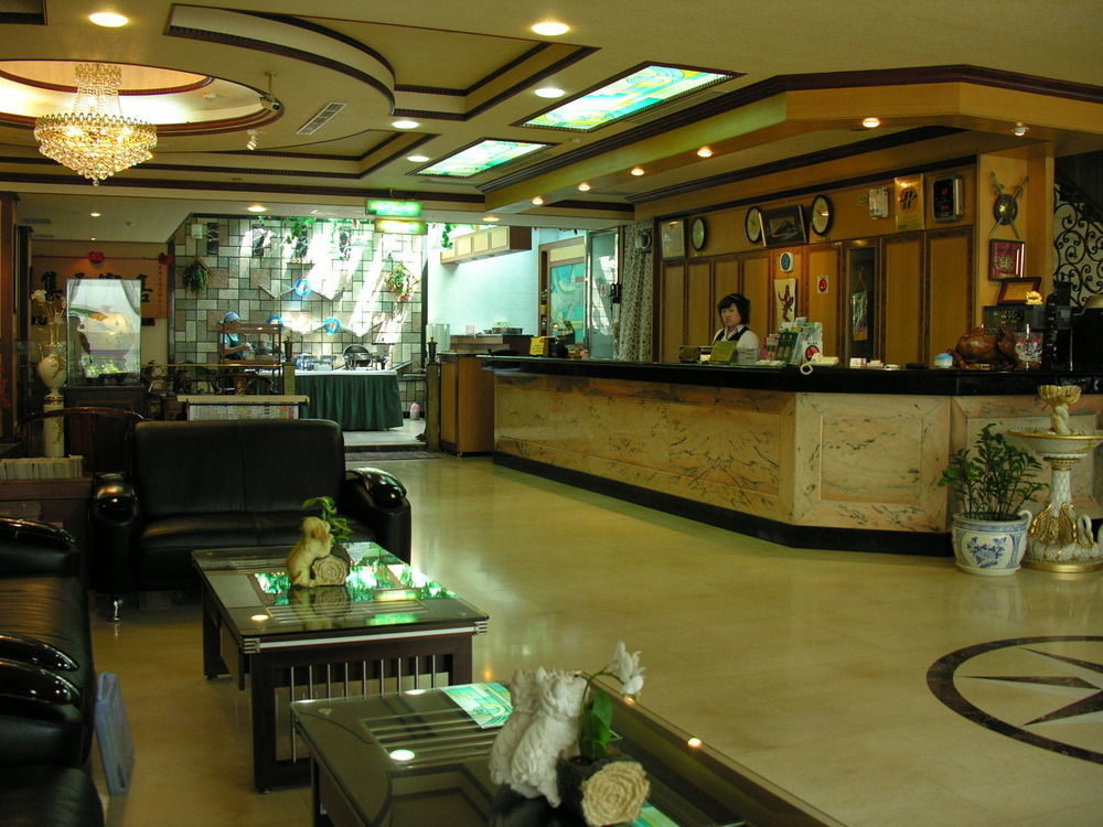 טאינאן Sunrise Hotel מראה חיצוני תמונה