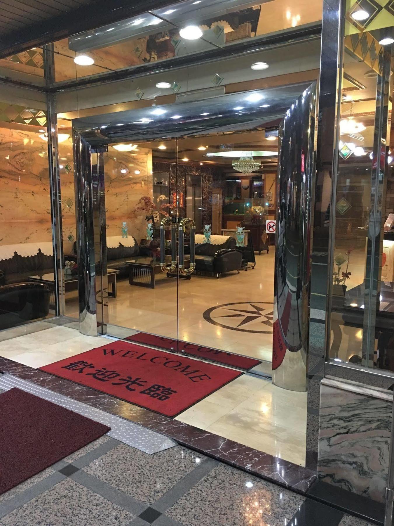 טאינאן Sunrise Hotel מראה חיצוני תמונה