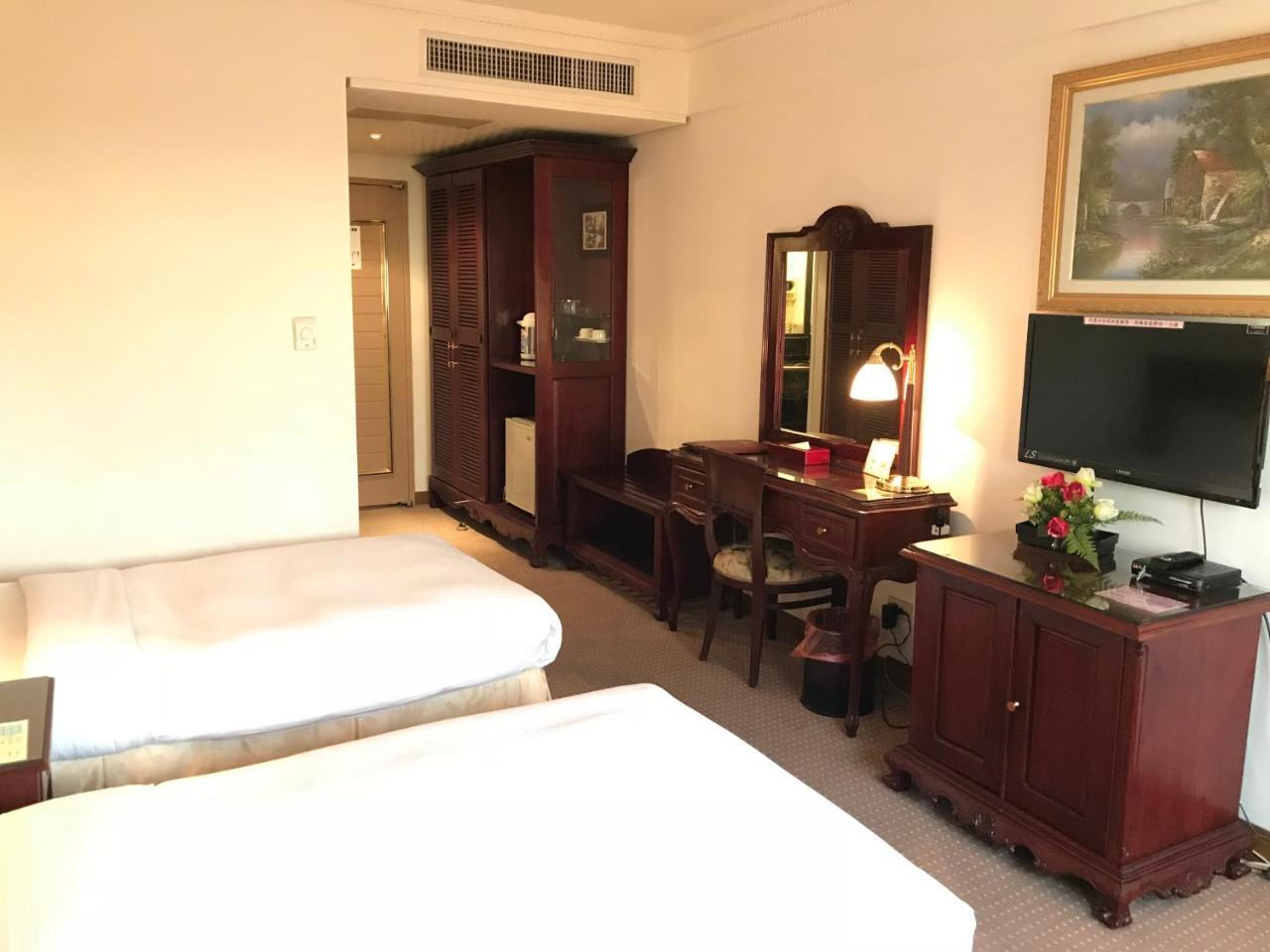 טאינאן Sunrise Hotel מראה חיצוני תמונה