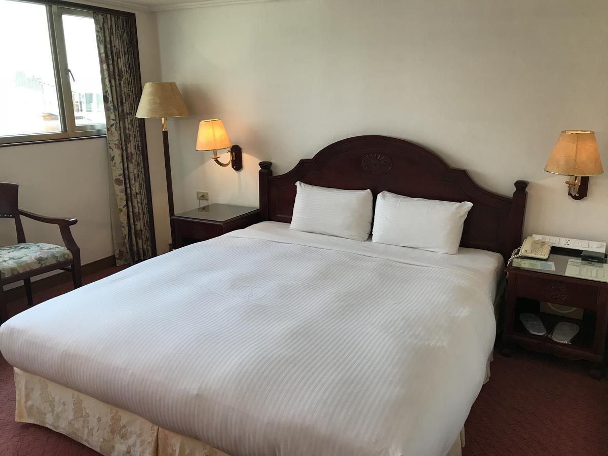 טאינאן Sunrise Hotel מראה חיצוני תמונה