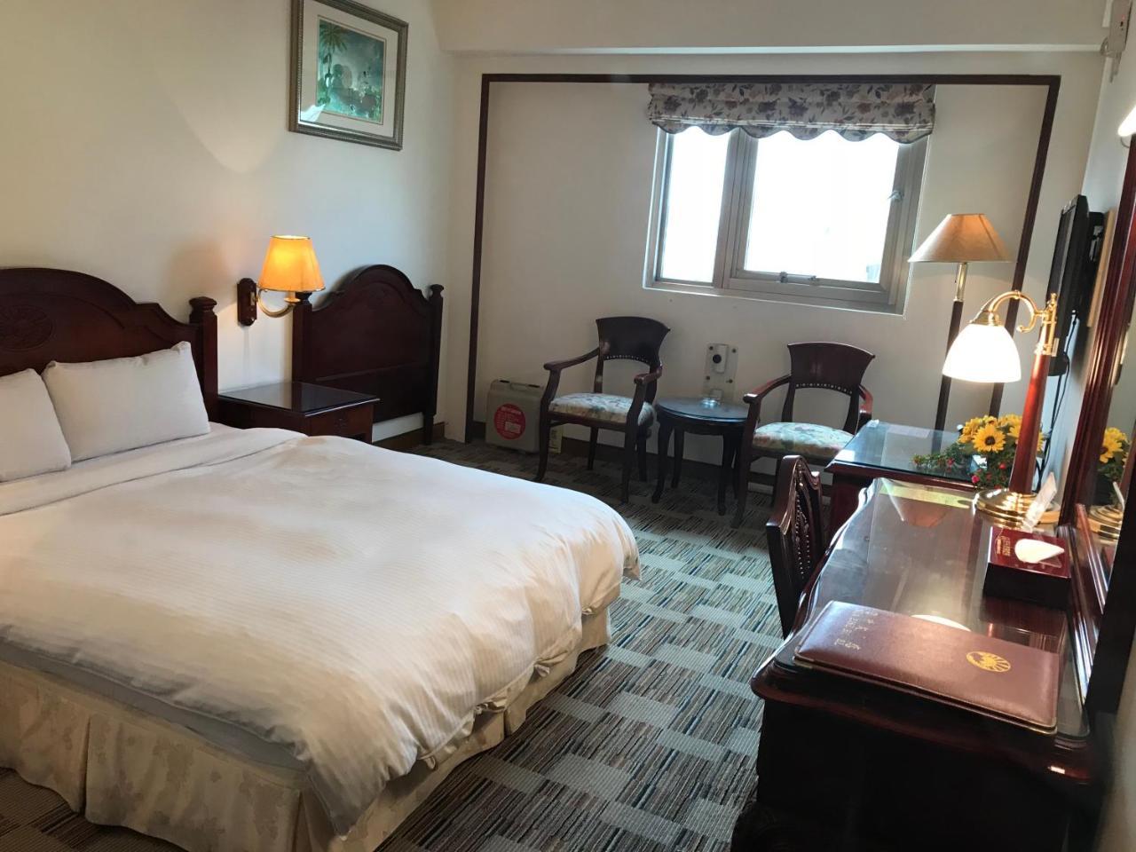 טאינאן Sunrise Hotel מראה חיצוני תמונה